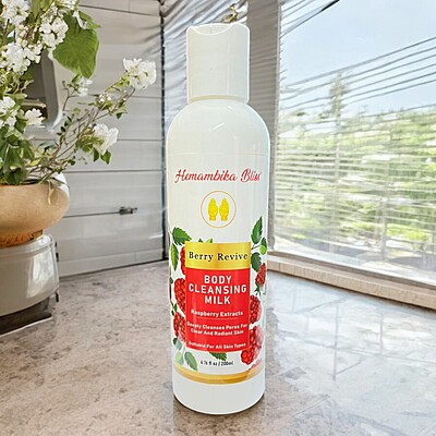 Hemambika Bliss® Berry Revive - Body Cleansing Milk - with Raspberry Extracts - Deeply Cleanses pores for Clear and Radiant Skin - Suitable for all skin types Hemambika Bliss® Berry Revive - Body Cleansing Milk - with Raspberry Extracts - Deeply Cleanses pores for Clear and Radiant Skin - Suitable for all skin types